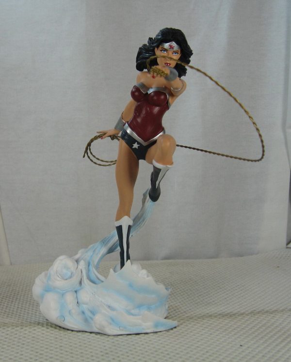 Wonder Woman New 52 Statue Cover Girls of the DC Universe (2012) NEW SEALED - Image 2