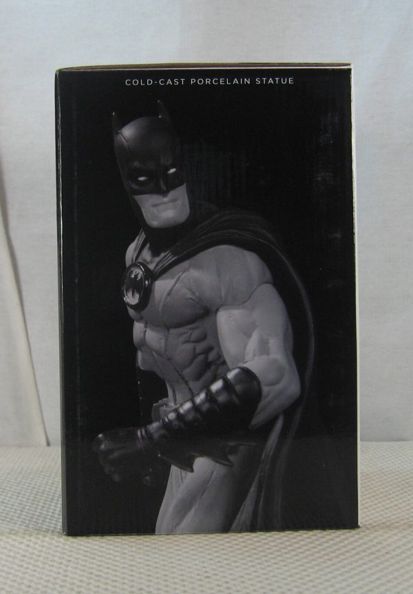 Batman Black and White Statue Gary Frank NEW SEALED - Image 3