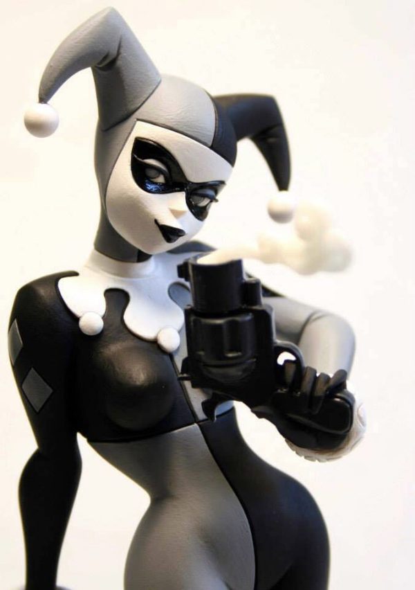 Harley Quinn Black and White Statue 1st Edition 3090/5200 Bruce Timm NEW SEALED - Image 3