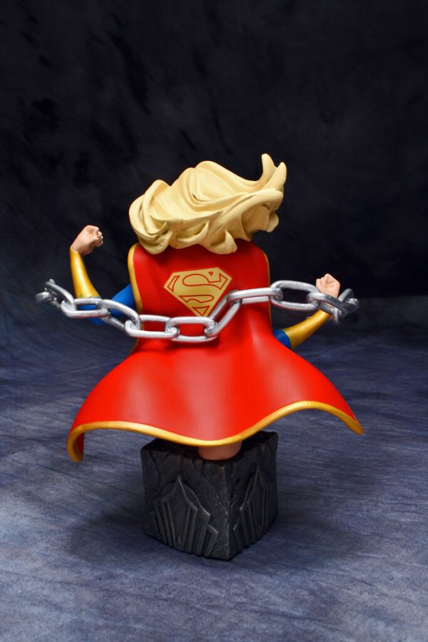 Supergirl Bust 273/3500 Women of the DC Universe Series 3 Amanda Conner SEALED - Image 2