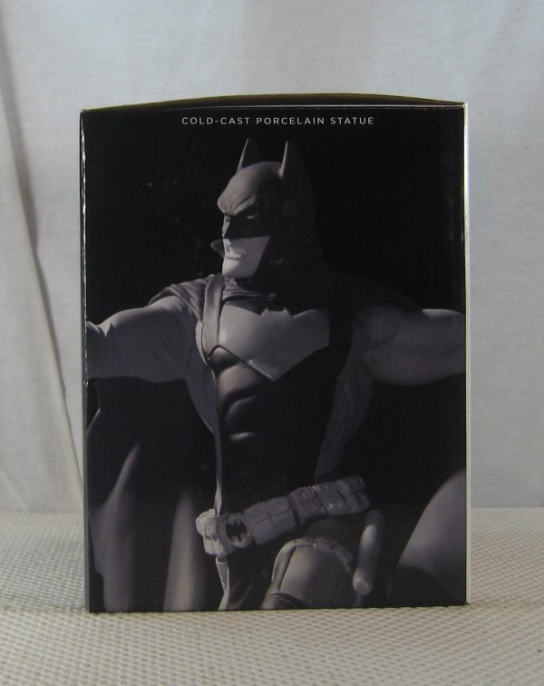 Batman Black and White Earth 2 Statue Nicola Scott NEW SEALED - Image 3