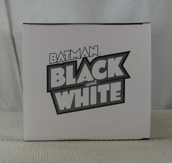 Batman Black and White Earth 2 Statue Nicola Scott NEW SEALED - Image 6