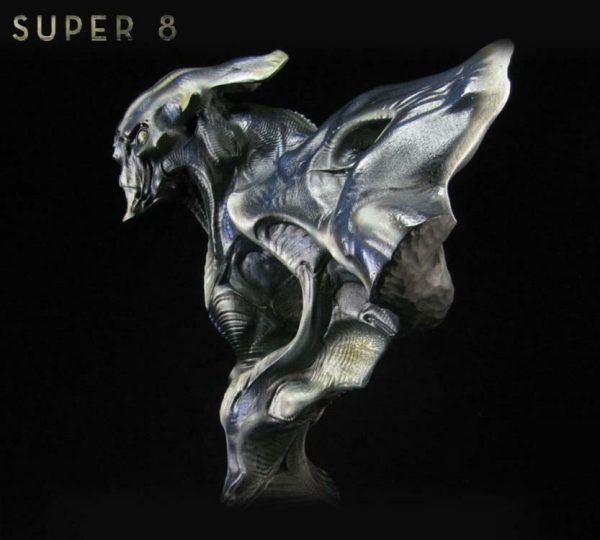 QMx Super 8 Alien Bust 77/300 Neville Page Quantum Mechanix NEW SEALED - Image 2