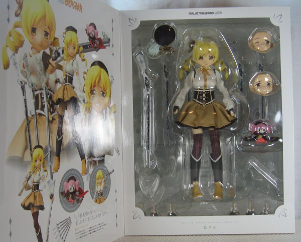 Medicom Puella Magi Madoka Magica Tomoe Mami 1/6 RAH Figure NEW SEALED - Image 10
