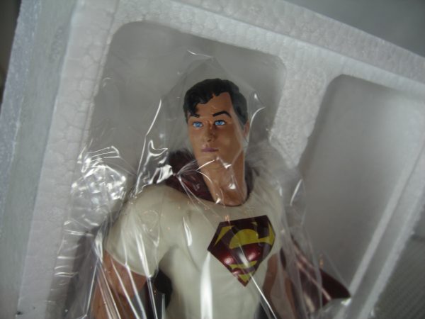 Superman The Man of Steel Statue Rags Morales DC Collectibles BRAND NEW - Image 9