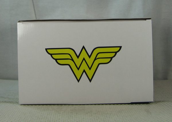 Wonder Woman New 52 Statue Cover Girls of the DC Universe (2012) NEW SEALED - Image 11