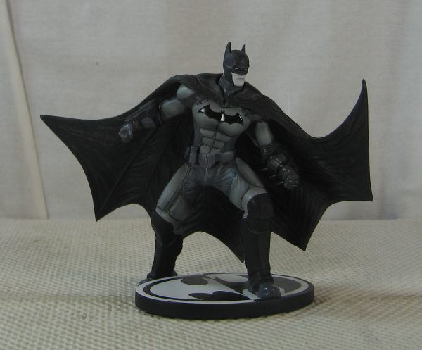 Batman Black and White Arkham Origins Statue DC Collectibles BRAND NEW - Image 8