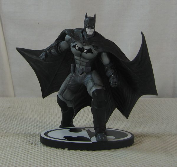 Batman Black and White Arkham Origins Statue DC Collectibles BRAND NEW - Image 10