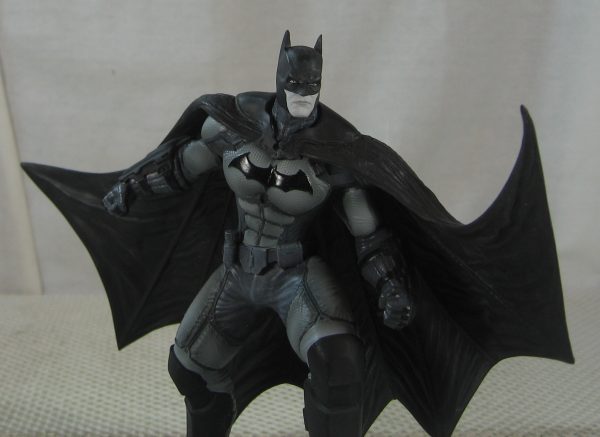 Batman Black and White Arkham Origins Statue DC Collectibles BRAND NEW - Image 11