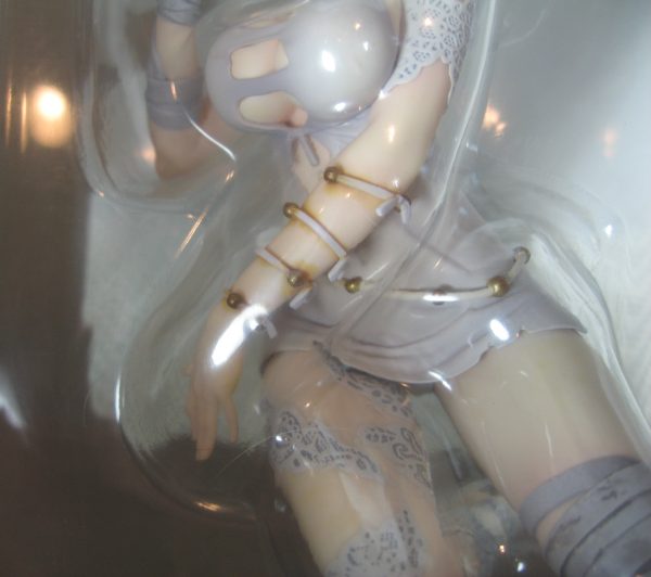 Kotobukiya Code Vein Io ArtFX J 1/7 Statue Cuddling The Sword NEW - Image 13