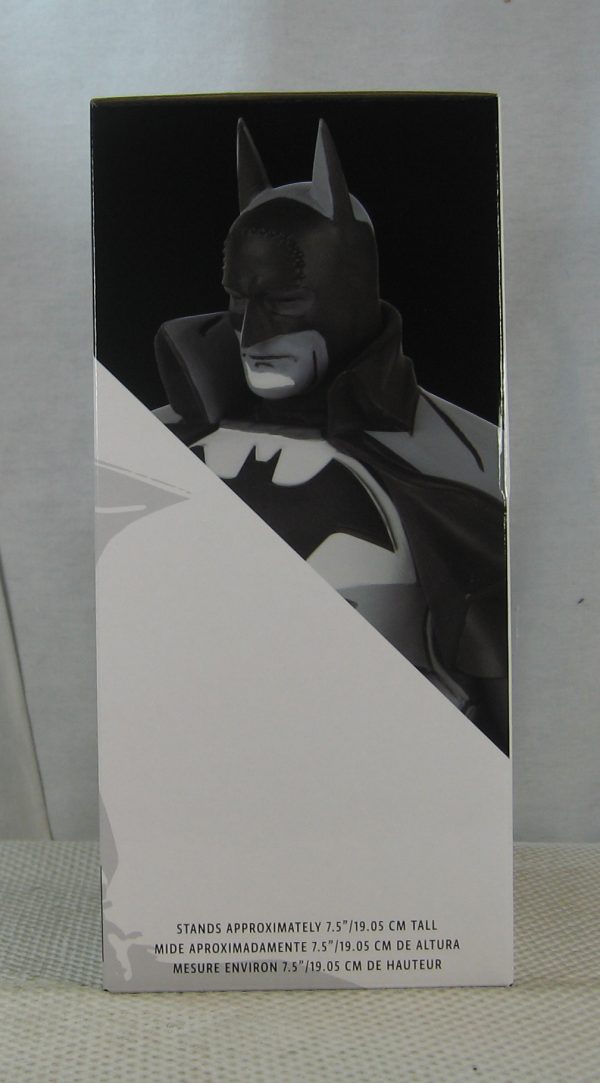 Batman Black and White Statue Mike Mignola Gotham by Gaslight Version NEW SEALED - Image 3