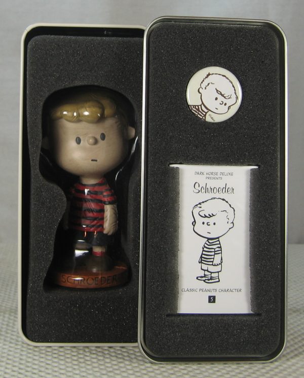 Dark Horse Peanuts Schroeder Statue 233/650 60th Anniversary #5 BRAND NEW - Image 9