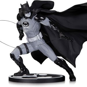 Batman Black and White Statue Ivan Reis 260/5200 DC Collectibles NEW SEALED